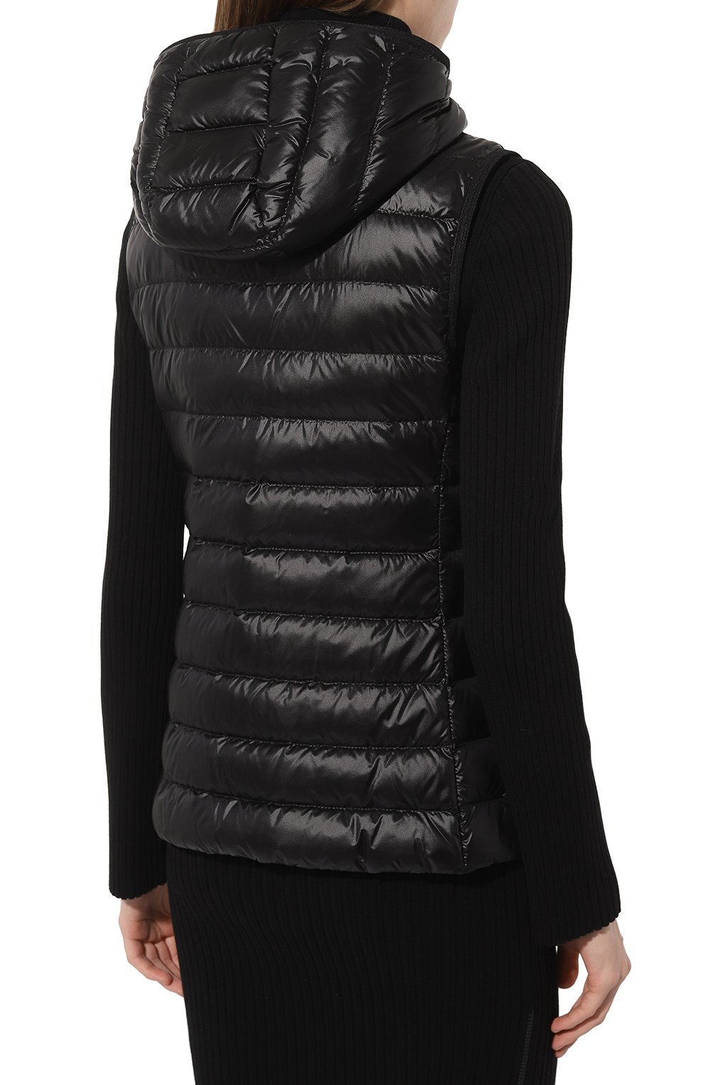 Пуховый жилет glygos MONCLER черного цвета по цене 129000 руб., арт. I10931A00028/595ZZ, фото 4 Пуховый жилет glygos MONCLER, арт. I10931A00028/595ZZ, фото 4