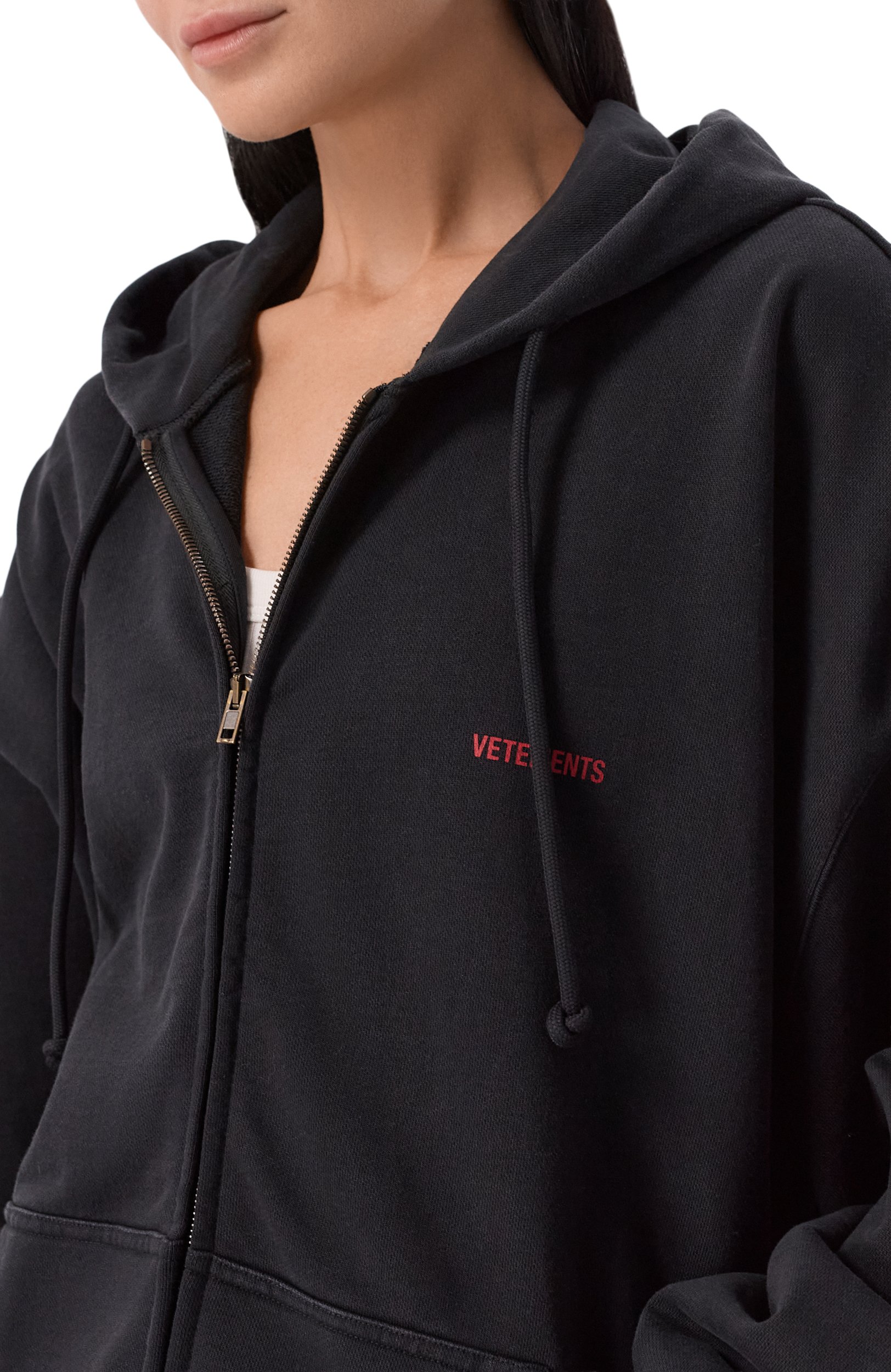 Хлопковая толстовка VETEMENTS черного цвета по цене 109500 руб., арт. MH27ZU139B, фото 5 Хлопковая толстовка VETEMENTS, арт. MH27ZU139B, фото 5