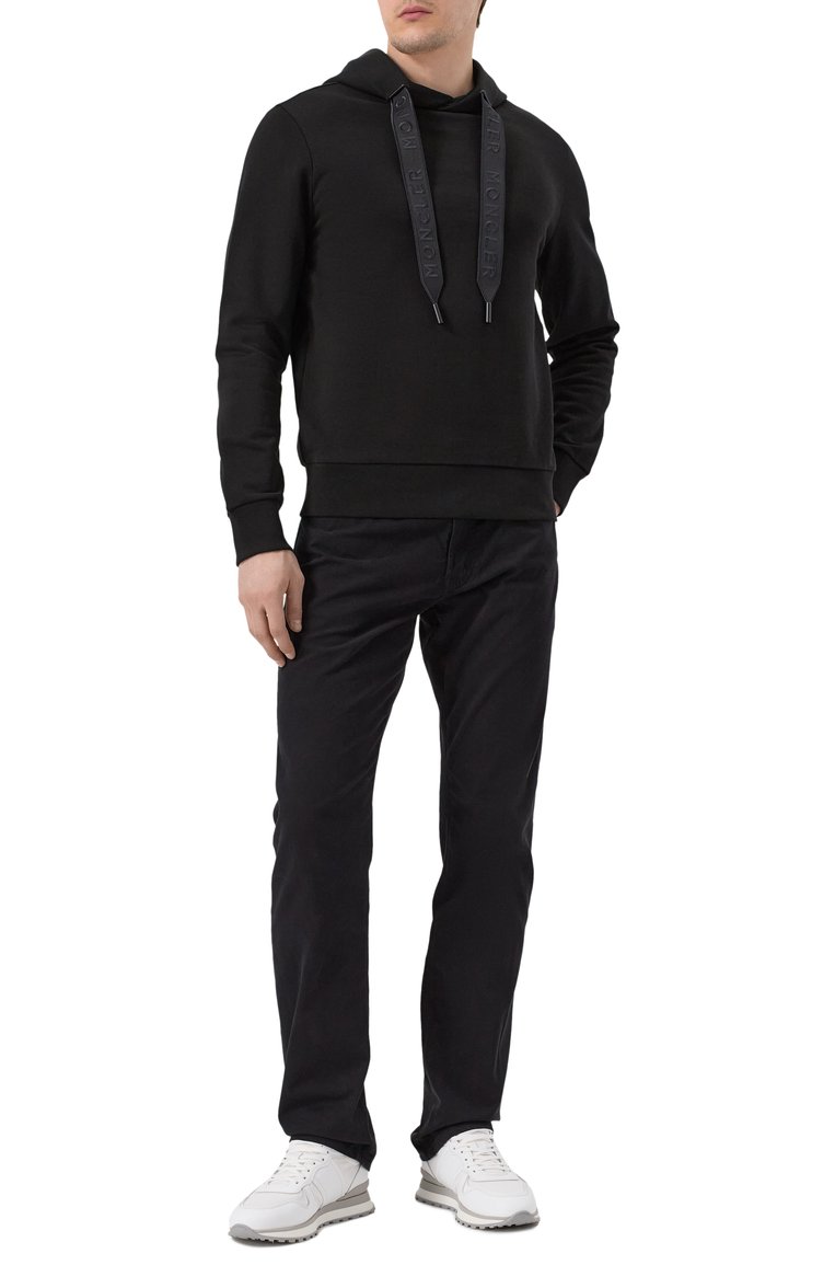 Мужской хлопковое худи MONCLER черного цвета, арт. 8G00023/809KR | Фото 2 (Длина (для топов): Стандартные; Рукава: Длинные; Материал внешний: Хлопок; Мужское Кросс-КТ: Худи-одежда; Принт: Без принта; Стили: Спорт-шик; Автоматизация состава: Проставлено; Автоматизация ТО: Проставлено; Детали: Без декора)