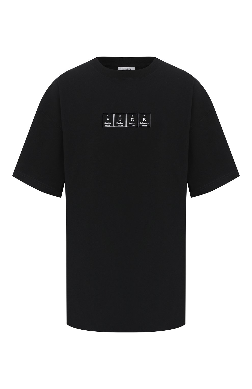 Хлопковая футболка VETEMENTS черного цвета по цене 36150 руб., арт. UAH21TR506 1611/W, фото 1 Хлопковая футболка VETEMENTS, арт. UAH21TR506 1611/W, фото 1