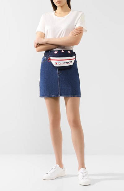 Поясная сумка TOMMY SPORT синего цвета по цене 6490 руб., арт. AU0AU00616, фото 2 Поясная сумка TOMMY SPORT, арт. AU0AU00616, фото 2