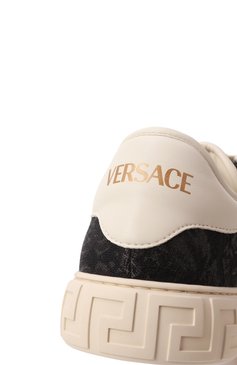 Женские текстильные кеды barocco greca VERSACE черного цвета, арт. 1013568/1A09449 | Фото 7 (Материал утеплителя: Без утеплителя; Материал внешний: Текстиль; Материал сплава: Проставлено; Подошва: Платформа; Драгоценные камни: Проставлено; Материал внутренний: Текстиль; Стили: Кэжуэл; Кросс-КТ: Низкие)