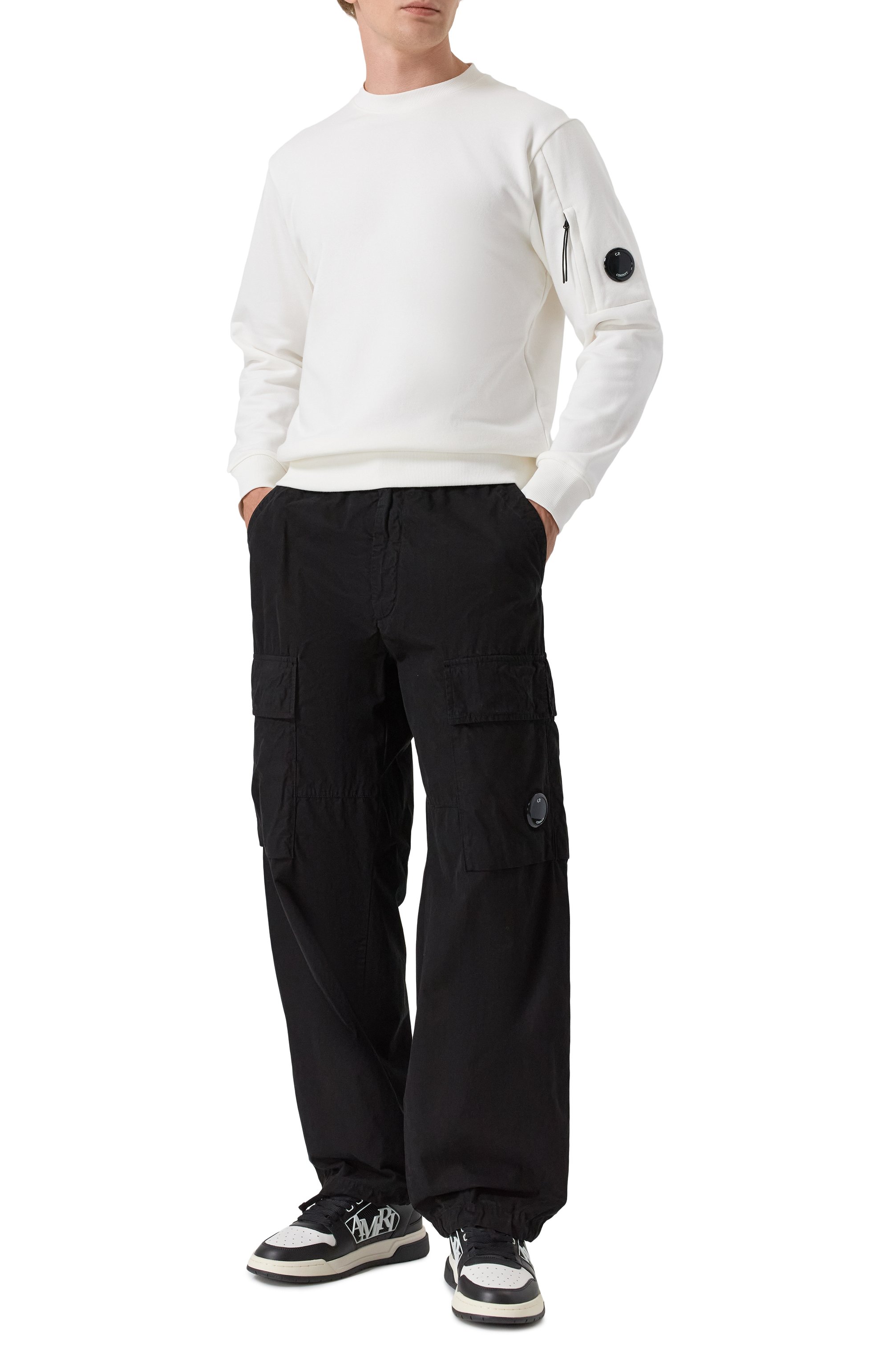 Хлопковые брюки-карго C.P. COMPANY черного цвета по цене 42450 руб., арт. 19CMPA066A110324G, фото 2 Хлопковые брюки-карго C.P. COMPANY, арт. 19CMPA066A110324G, фото 2