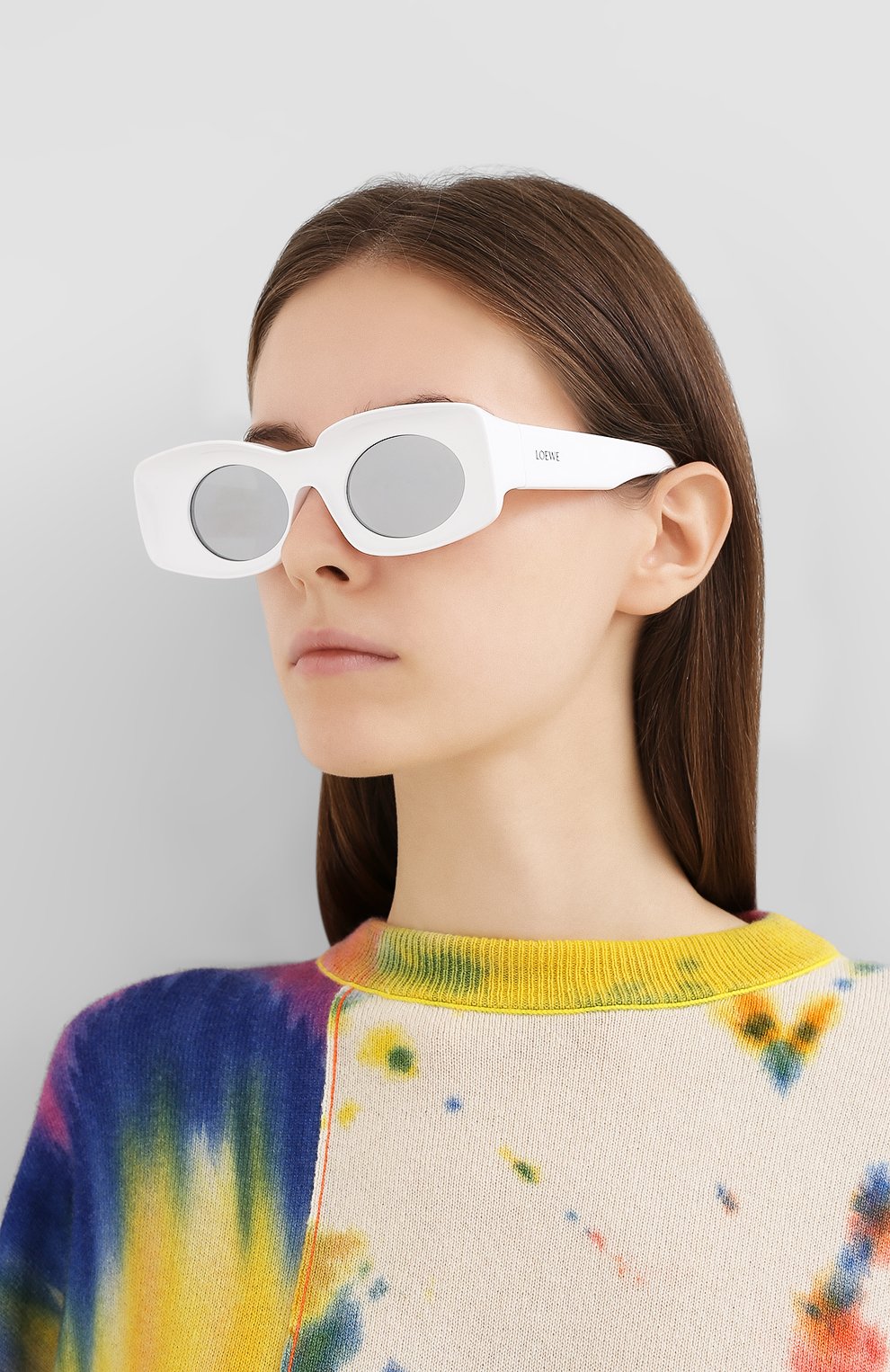 Солнцезащитные очки loewe x paula's ibiza LOEWE белого цвета по цене 31300 руб., арт. LW40033I, фото 2 Солнцезащитные очки loewe x paula's ibiza LOEWE, арт. LW40033I, фото 2