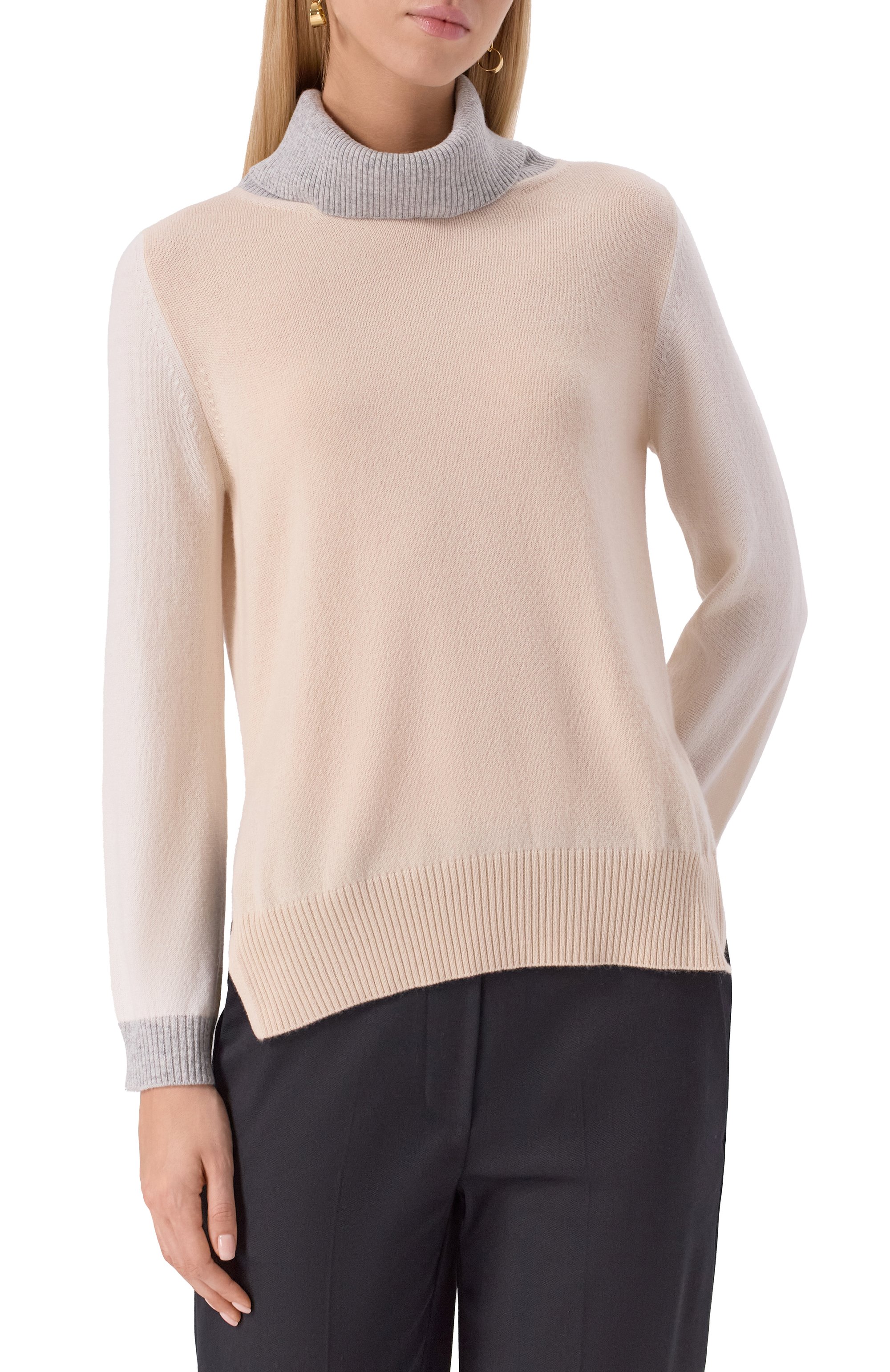 Кашемировый свитер LORENA ANTONIAZZI светло-бежевого цвета по цене 114000 руб., арт. DM30A/1175, фото 3 Кашемировый свитер LORENA ANTONIAZZI, арт. DM30A/1175, фото 3