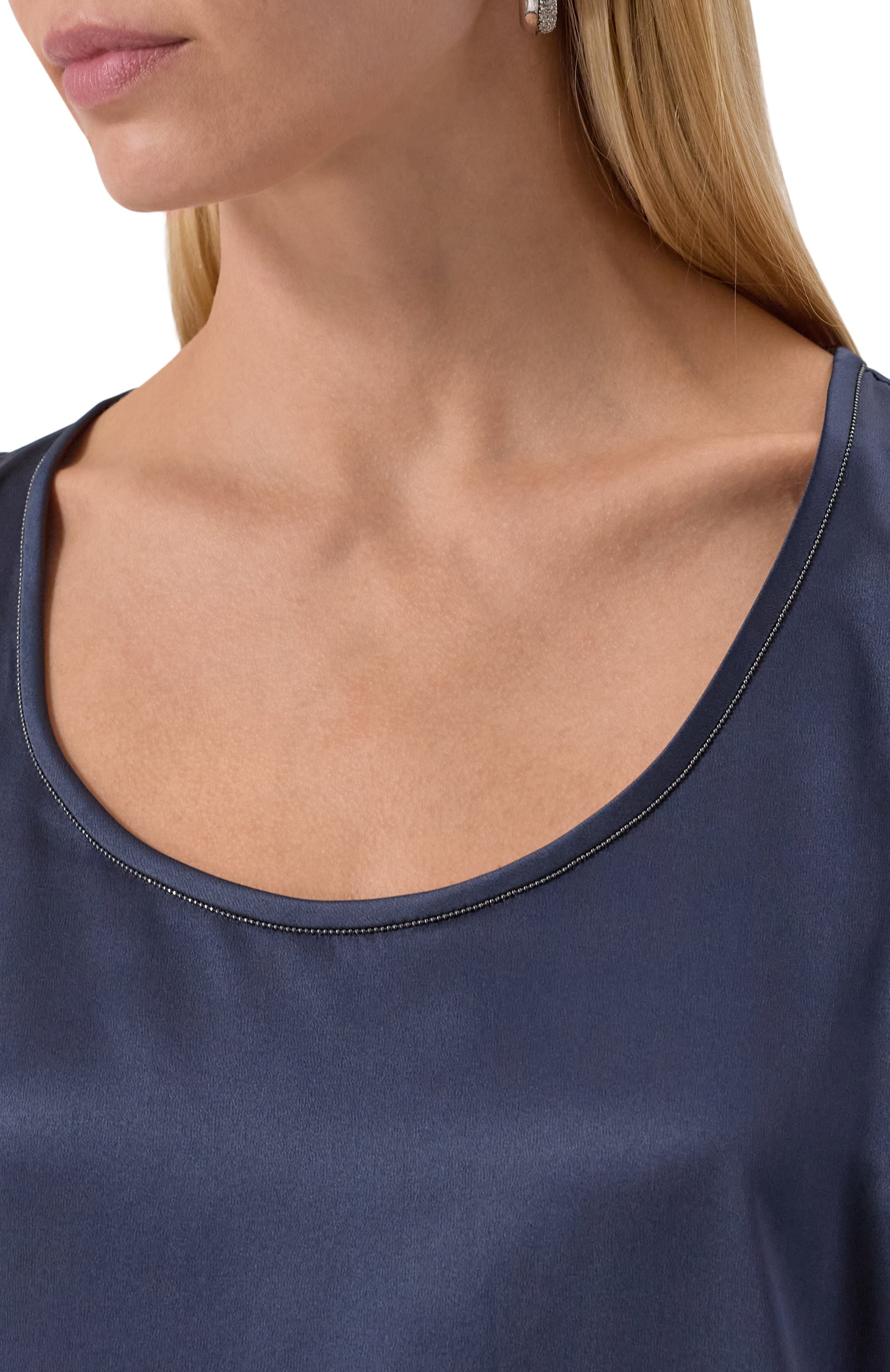 Атласный топ BRUNELLO CUCINELLI синего цвета по цене 128000 руб., арт. MPC59DE330, фото 5 Атласный топ BRUNELLO CUCINELLI, арт. MPC59DE330, фото 5