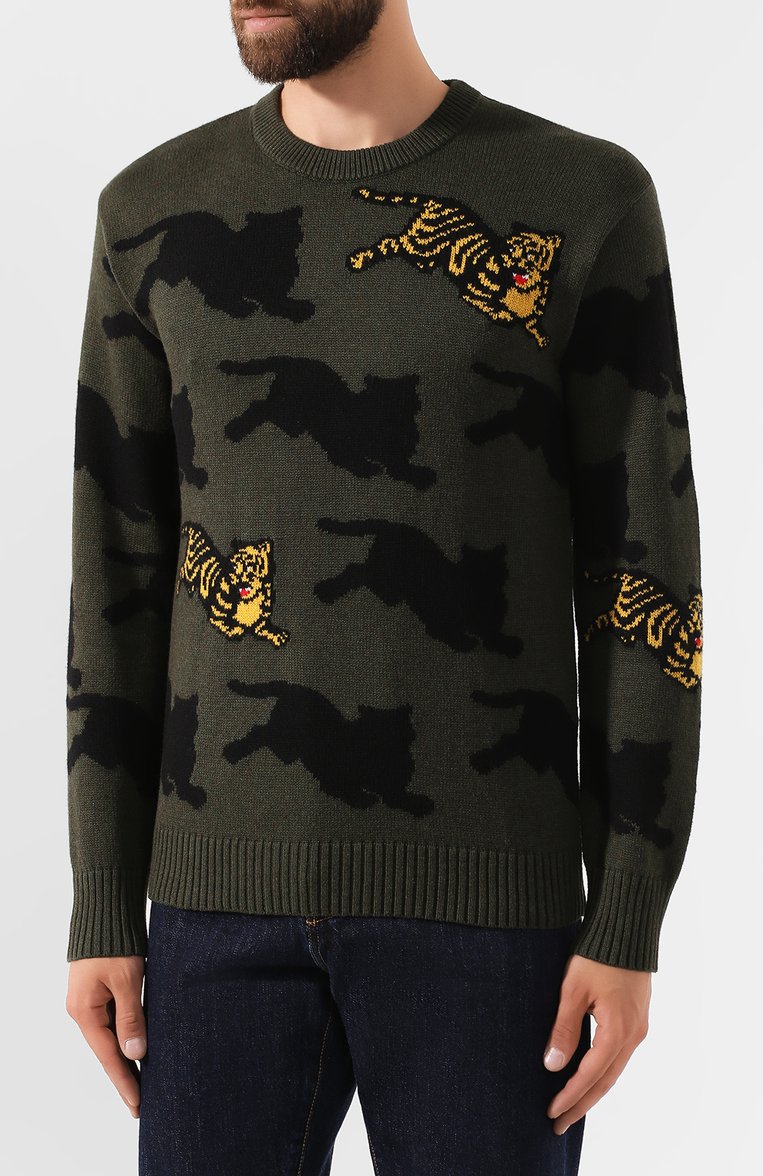 Мужской джемпер из смеси хлопка и шерсти KENZO хаки цвета, арт. F965PU2113LA | Фото 3 (Рукава: Длинные; Мужское Кросс-КТ: Джемперы; Длина (для топов): Стандартные; Рукава от горловины: Длинные; Материал внешний: Хлопок; Статус проверки: Проверено, Проверена категория; Вырез: Круглый; Принт: С принтом; Стили: Кэжуэл)