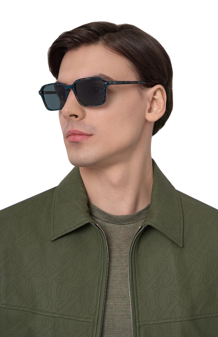 Женские солнцезащитные очки RAY-BAN синего цвета, арт. 2231-1417R5 | Фото 2 (Региональные ограничения белый список (Axapta Mercury): Не проставлено; Нос: Не проставлено; Материал: Пластик; Тип очков: С/з; Кросс-КТ: С/з-унисекс; Очки форма: Квадратные; Оптика Гендер: оптика-унисекс)