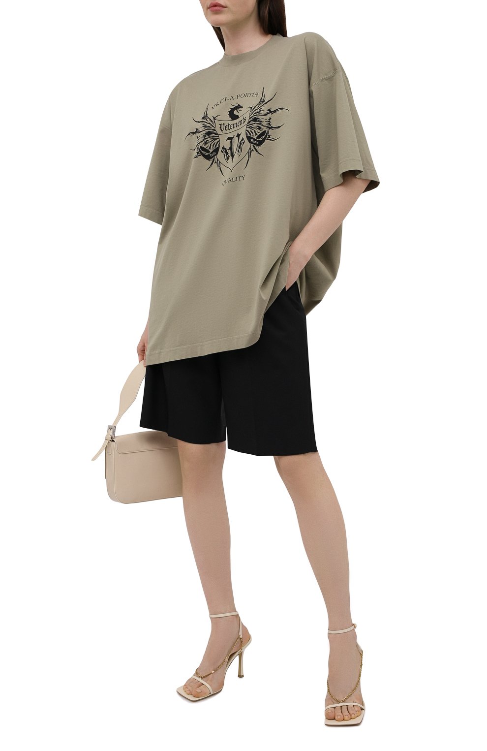Хлопковая футболка VETEMENTS хаки цвета по цене 55650 руб., арт. UA52TR480G 1610/W, фото 2 Хлопковая футболка VETEMENTS, арт. UA52TR480G 1610/W, фото 2