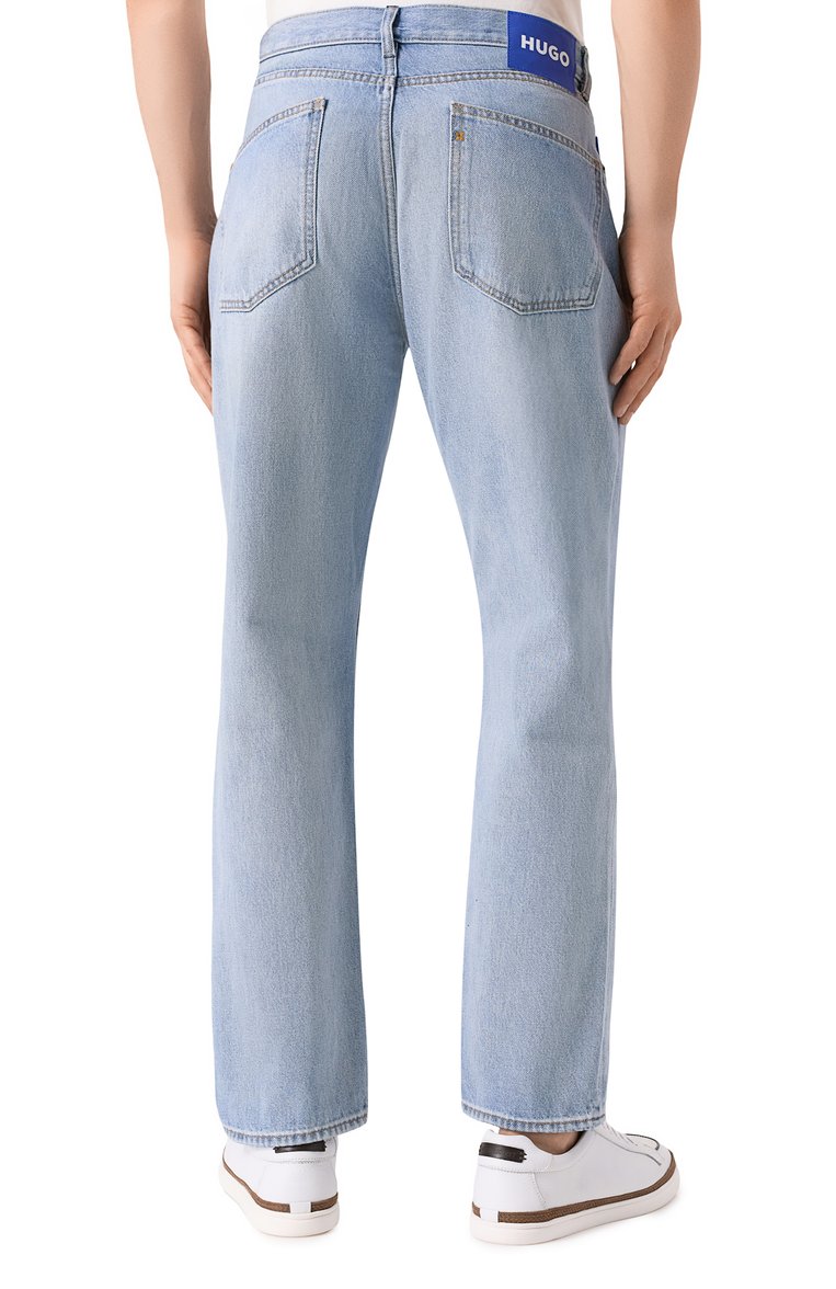 Мужские джинсы regular fit HUGO BLUE голубого цвета, арт. 50529225 | Фото 4 (Длина (брюки, джинсы): Стандартные; Материал внешний: Деним, Хлопок; Силуэт М (брюки): Прямые; Детали: Делаве; Кросс-КТ: Деним; Стили: Повседневный; Автоматизация ТО: Проставлено; Автоматизация состава: Проставлено)