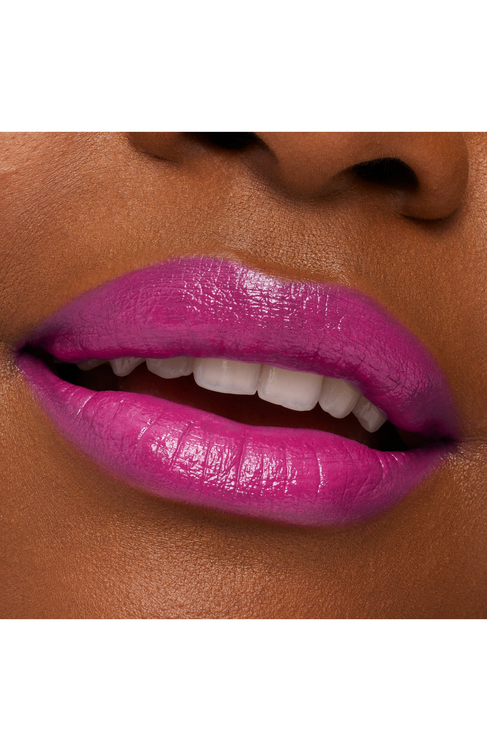 Губная помада macximal sleek satin, оттенок violet vapor (3,5g) MAC цвета по цене 2990 руб., арт. NW9M-15, фото 5 Губная помада macximal sleek satin, оттенок violet vapor (3,5g) MAC, арт. NW9M-15, фото 5