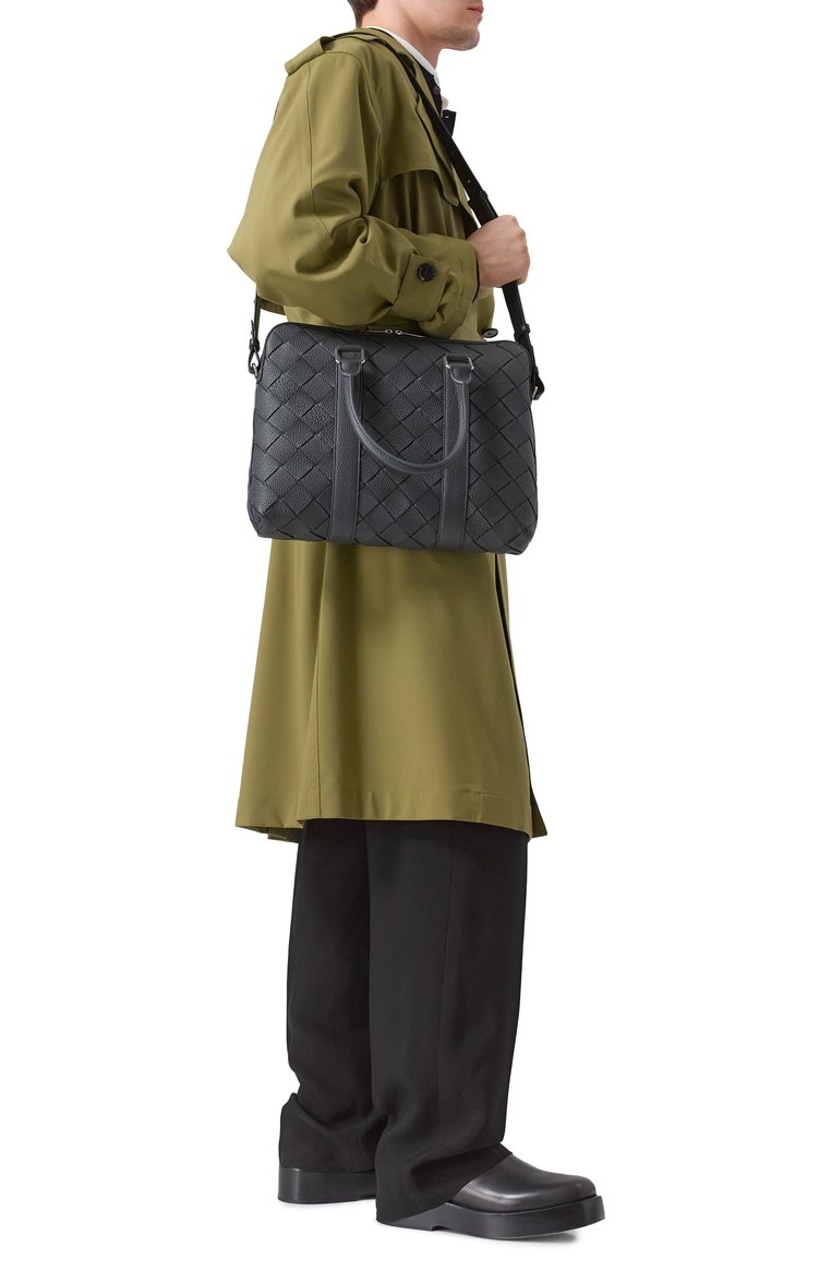 Мужская портфель intrecciato slim BOTTEGA VENETA серого цвета, арт. 799765 V4G31 | Фото 7 (Материал: Натуральная кожа; Ремень/цепочка: На ремешке; Материал сплава: Проставлено; Размер: large; Драгоценные камни: Проставлено; Сумки-технические: Портфели)