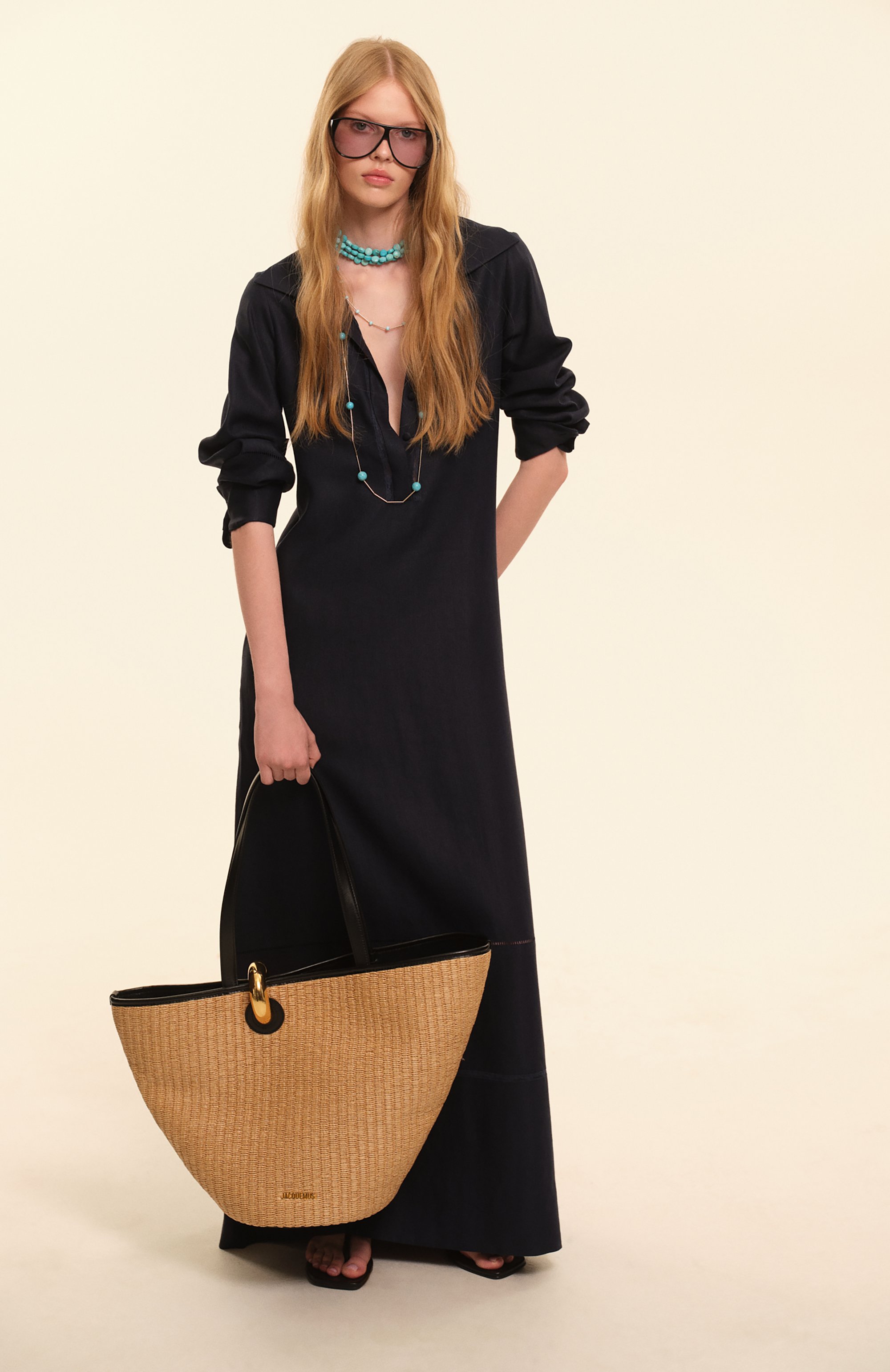 Сумка le bambola JACQUEMUS бежевого цвета по цене 156000 руб., арт. 25E243BA382/3248, фото 8 Сумка le bambola JACQUEMUS, арт. 25E243BA382/3248, фото 8