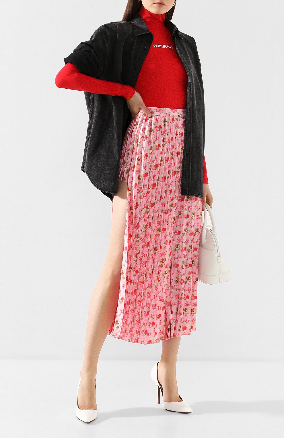 Водолазка VETEMENTS красного цвета по цене 39950 руб., арт. SS20T0001 1350/W/RED, фото 2 Водолазка VETEMENTS, арт. SS20T0001 1350/W/RED, фото 2