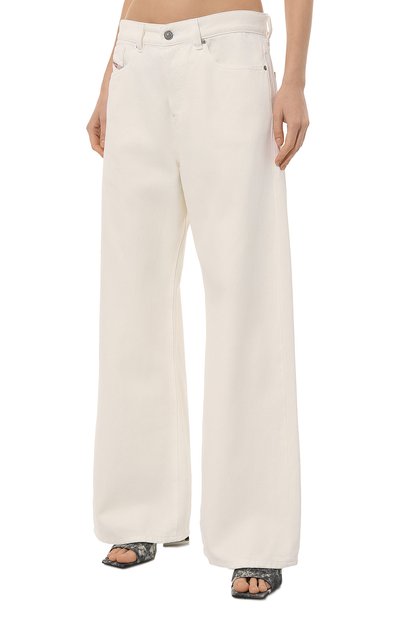 Джинсы DIESEL белого цвета по цене 18500 руб., арт. A06925/09I41, фото 3 Джинсы DIESEL, арт. A06925/09I41, фото 3