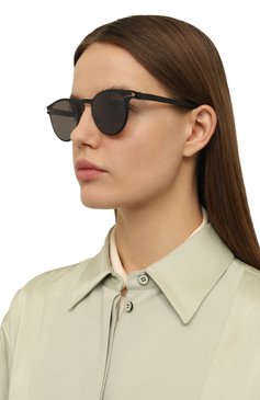 Женские солнцезащитные очки MYKITA черного цвета, арт. RILEY/002 | Фото 2 (Кросс-КТ: С/з-унисекс; Региональные ограничения белый список (Axapta Mercury): Не проставлено; Нос: Не проставлено; Тип очков: С/з; Материал: Металл; Очки форма: Круглые; Оптика Гендер: оптика-унисекс)