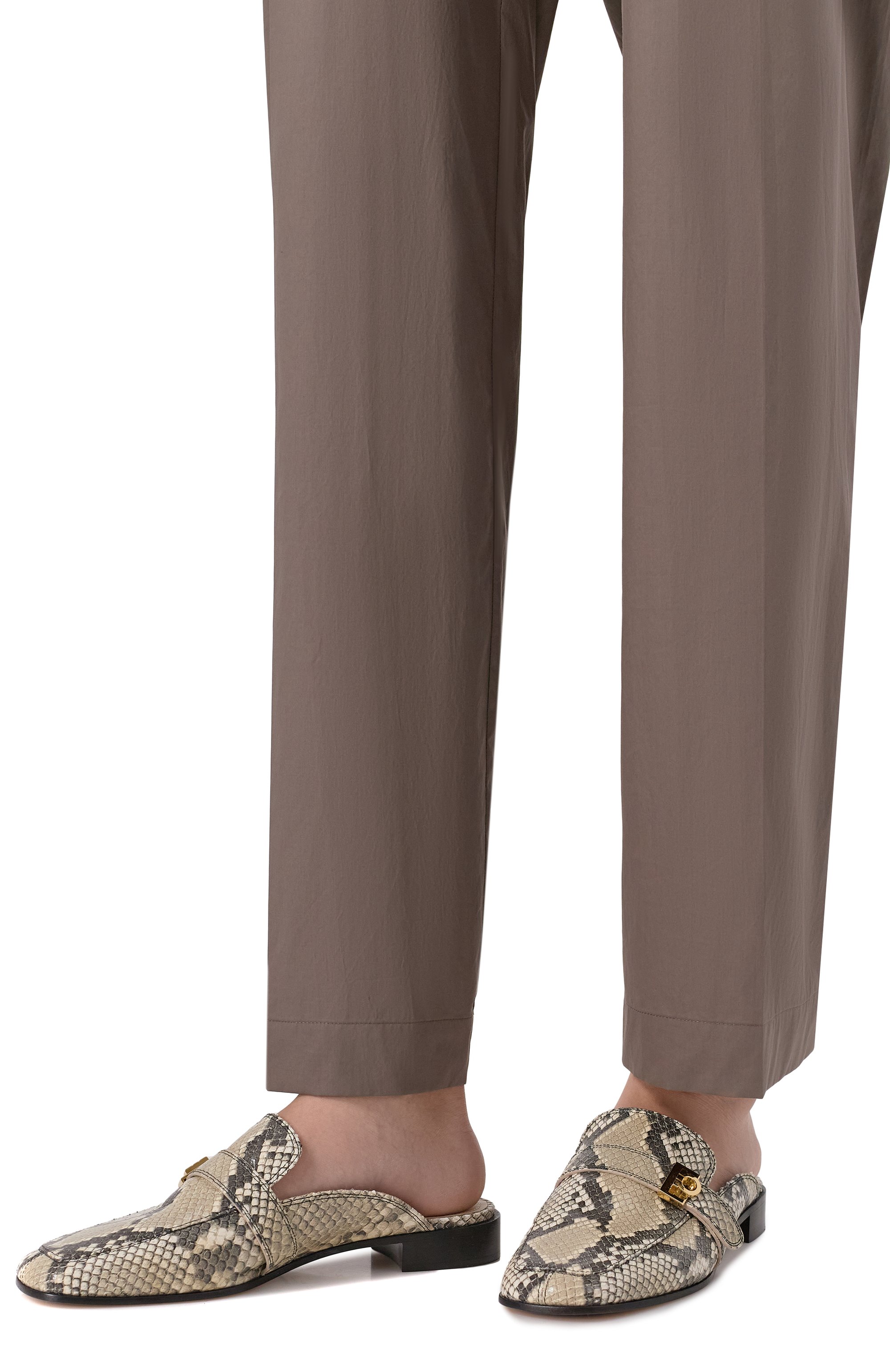 Кожаные сабо hug FERRAGAMO бежевого цвета по цене 105500 руб., арт. 01K524/784, фото 2 Кожаные сабо hug FERRAGAMO, арт. 01K524/784, фото 2