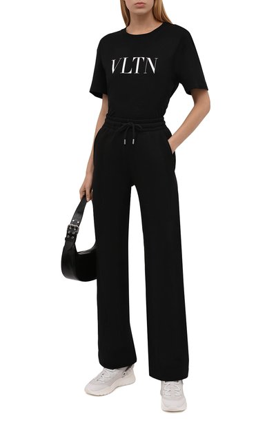 Хлопковые брюки DRIES VAN NOTEN черного цвета по цене 29100 руб., арт. 212-011112-3608, фото 2 Хлопковые брюки DRIES VAN NOTEN, арт. 212-011112-3608, фото 2