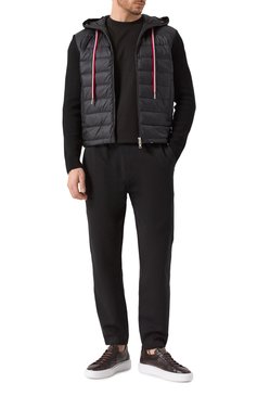Мужская хлопковая футболка MONCLER черного цвета, арт. 8C00001/8390T/999 | Фото 2 (Материал внешний: Хлопок; Длина (для топов): Стандартные; Рукава: Короткие; Принт: С принтом; Стили: Спорт-шик; Мужское Кросс-КТ: Футболка-одежда)