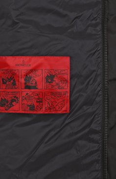 Мужская пуховая куртка MONCLER черного цвета, арт. 1B51E00/539ZD | Фото 7 (Длина (верхняя одежда): Короткие; Материал внешний: Синтетический материал; Материал утеплителя: Пух и перо; Рукава: Длинные; Материал подклада: Синтетический материал; Мужское Кросс-КТ: Куртка-пуховая, пуховик-короткий; Кросс-КТ: Пуховик, Куртка; Стили: Кэжуэл)