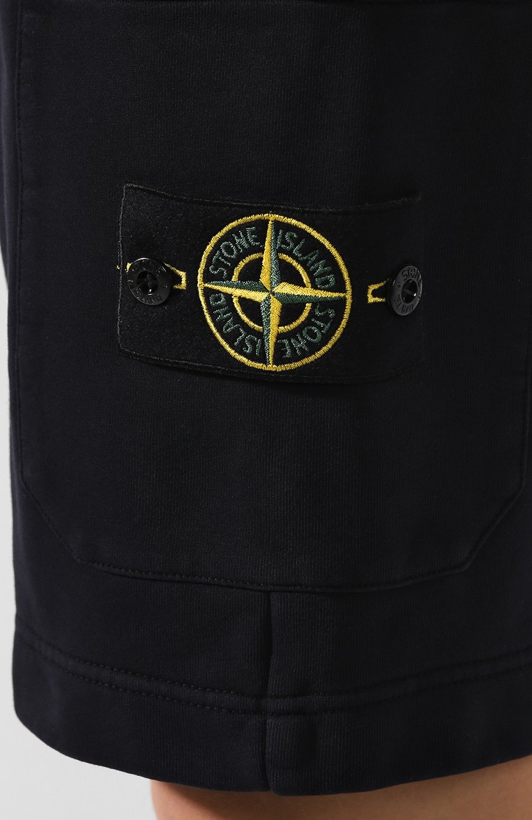 Мужские хлопковые шорты STONE ISLAND темно-синего цвета, арт. 701564651 | Фото 5 (Материал внешний: Хлопок; Длина Шорты М: До колена; Статус проверки: Проверена категория; Принт: Без принта; Кросс-КТ: Трикотаж; Стили: Спорт-шик; Случай: Повседневный; Драгоценные камни: Проставлено; Материал внутренний: Не назначено; Материал сплава: Проставлено)