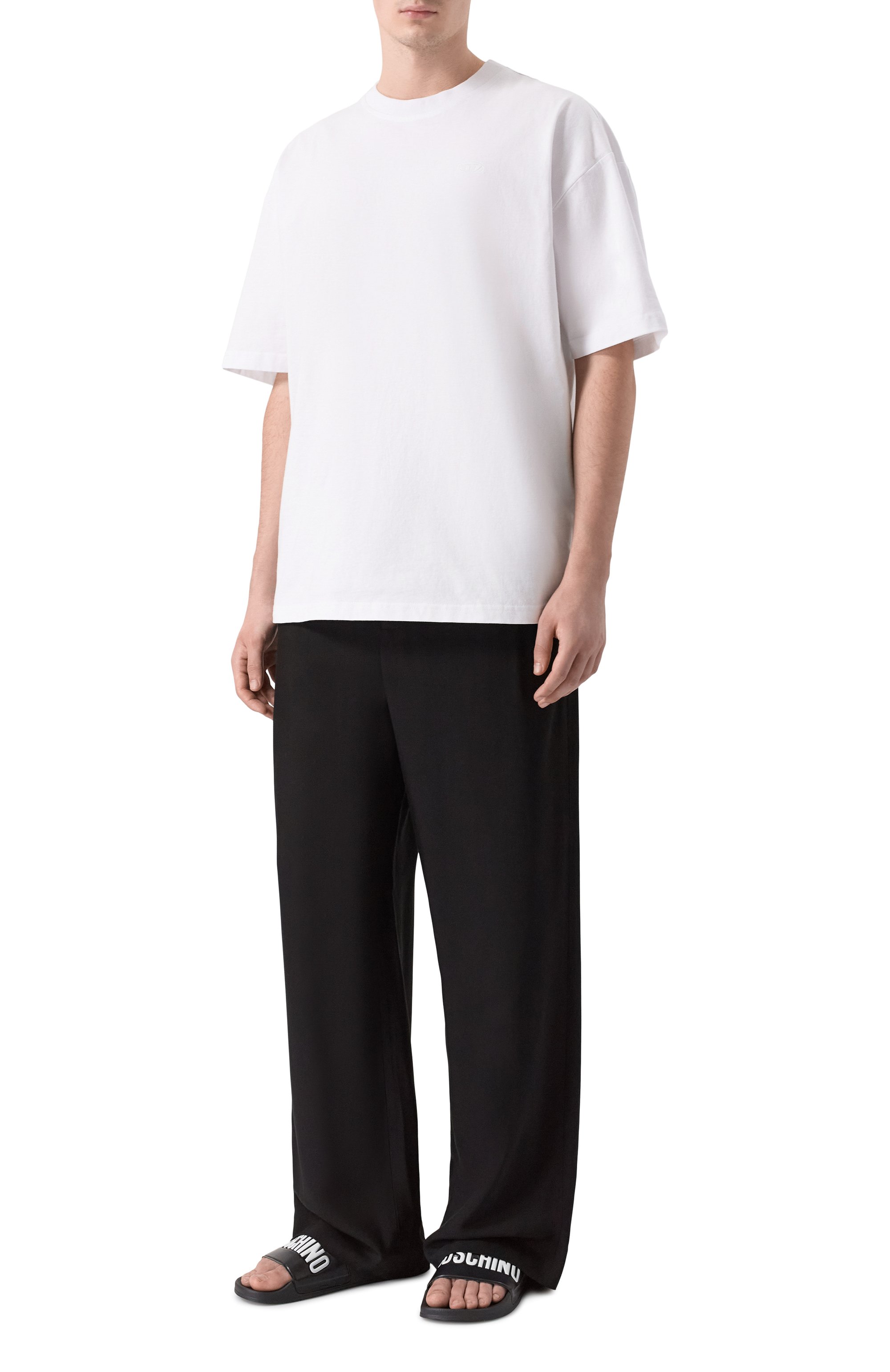 Шлепанцы MOSCHINO черного цвета по цене 17150 руб., арт. MB28022G00/G10, фото 2 Шлепанцы MOSCHINO, арт. MB28022G00/G10, фото 2