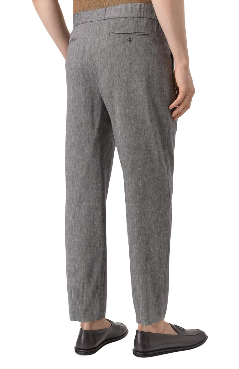 Мужские брюки изо льна и шерсти GIORGIO ARMANI серого цвета, арт. GM000576/TE14457 | Фото 4 (Материал внешний: Лен, Шерсть; Длина (брюки, джинсы): Стандартные; Силуэт М (брюки): Чиносы; Случай: Повседневный; Стили: Кэжуэл; Автоматизация ТО: Проставлено; Автоматизация состава: Проставлено)