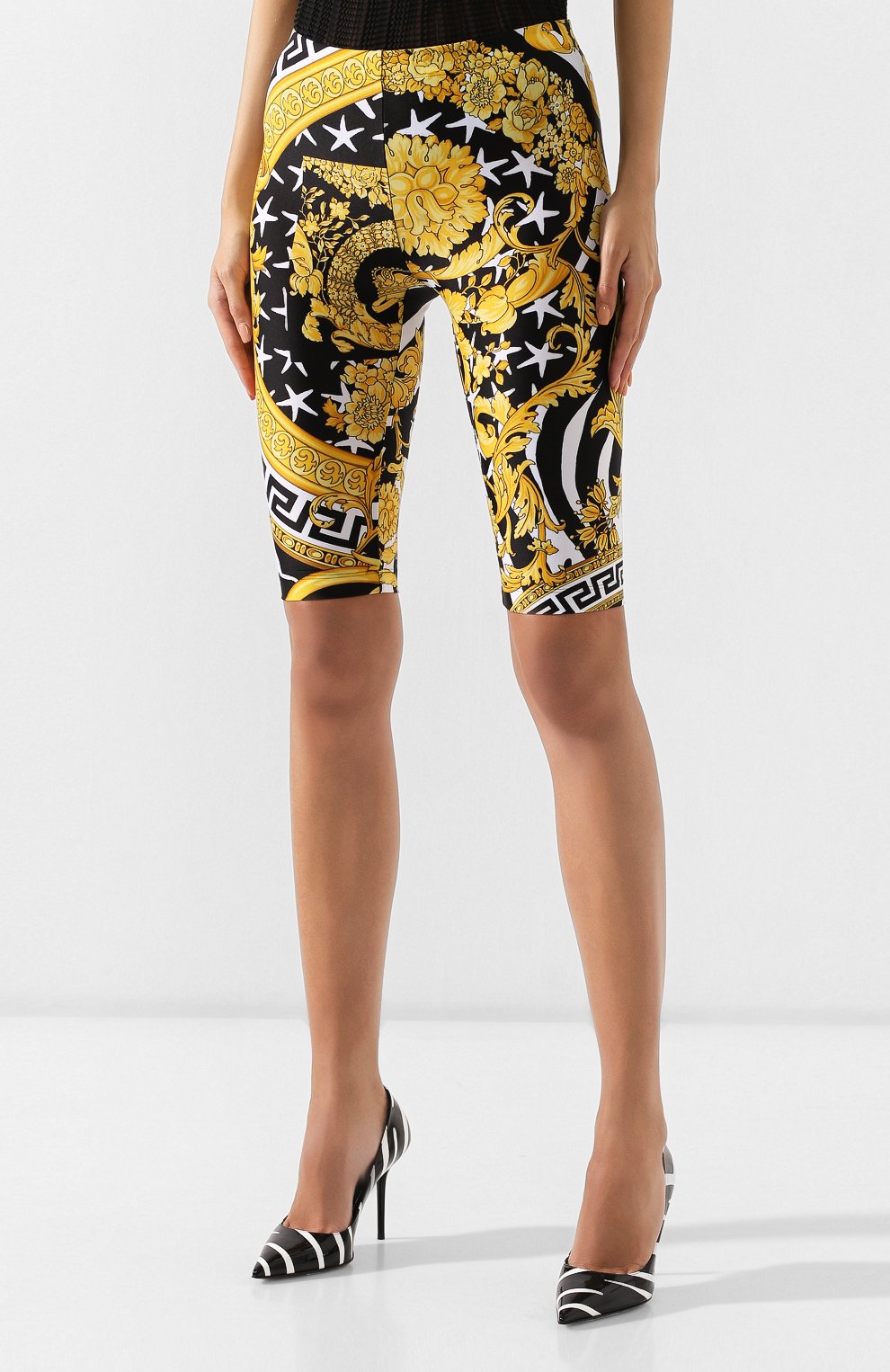 Шорты с принтом VERSACE разноцветного цвета по цене 53800 руб., арт. A84172/A231251, фото 3 Шорты с принтом VERSACE, арт. A84172/A231251, фото 3