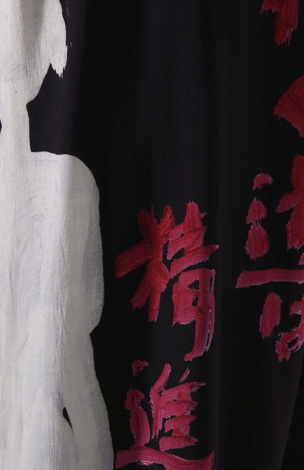 Брюки из вискозы YOHJI YAMAMOTO черного цвета по цене 78550 руб., арт. NN-P81-813, фото 5 Брюки из вискозы YOHJI YAMAMOTO, арт. NN-P81-813, фото 5