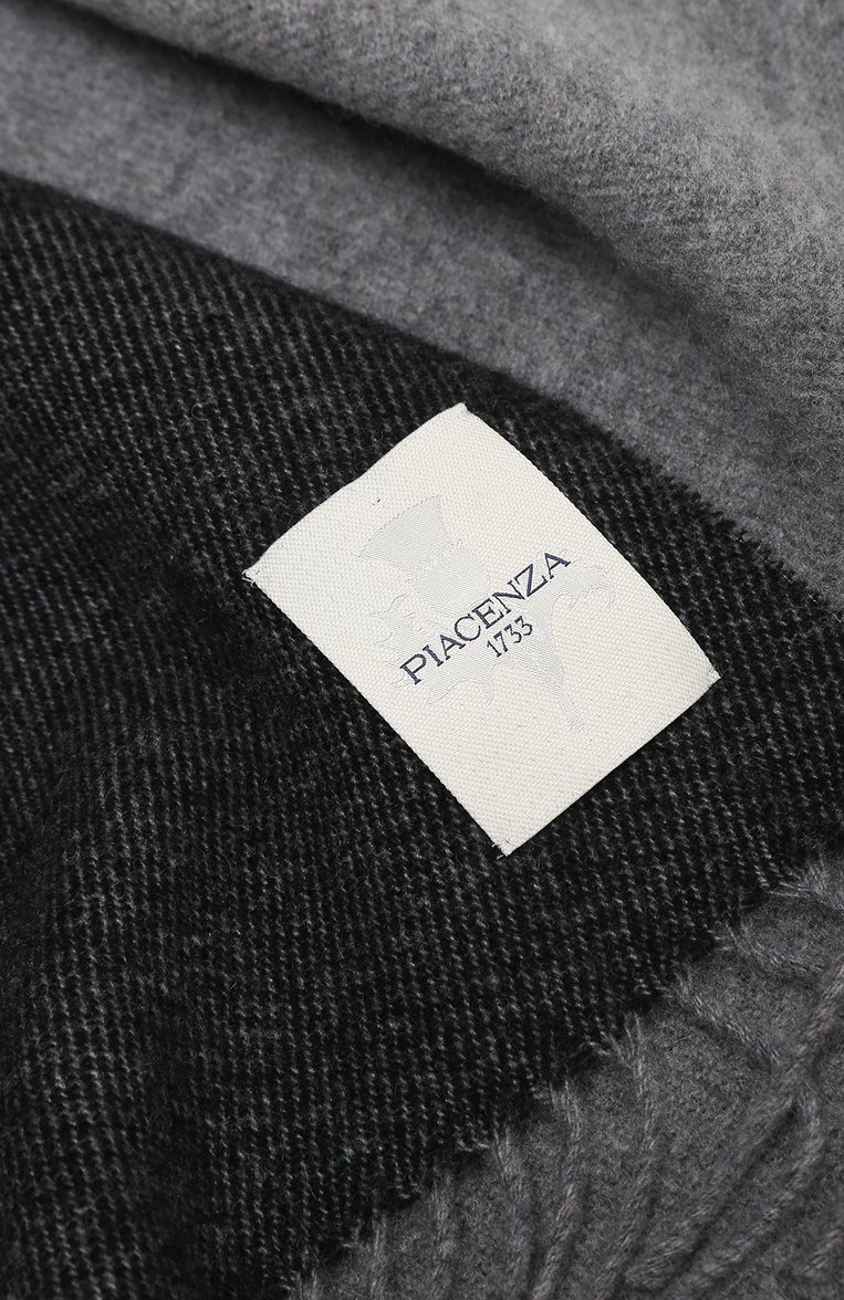 Мужской кашемировый шарф PIACENZA CASHMERE 1733 черного цвета, арт. SUPREME | Фото 4 (Материал: Текстиль, Шерсть, Кашемир; Нос: Не проставлено; Материал сплава: Проставлено; Мужское Кросс-КТ: Шарфы - с бахромой; Кросс-КТ: кашемир)