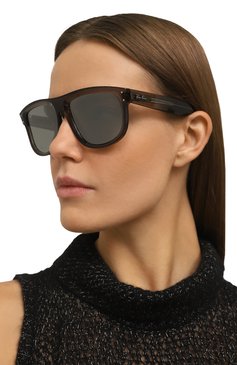 Женские солнцезащитные очки RAY-BAN серого цвета, арт. R0501S-6707GS | Фото 2 (Нос: Не проставлено; Региональные ограничения белый список (Axapta Mercury): Не проставлено; Тип очков: С/з; Кросс-КТ: С/з-унисекс; Материал: Пластик; Очки форма: Квадратные; Оптика Гендер: оптика-унисекс)