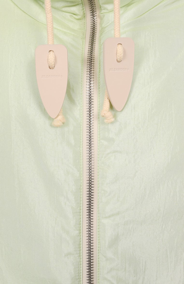 Женская ветровка JIL SANDER светло-зеленого цвета, арт. J40SW0006-J70003 | Фото 6 (Рукава: Длинные; Материал внешний: Синтетический материал, Шелк; Длина (верхняя одежда): Короткие; Материал подклада: Синтетический материал; Кросс-КТ: Ветровки, Куртка; Стили: Кэжуэл; Автоматизация ТО: Проставлено; Автоматизация состава: Проставлено)