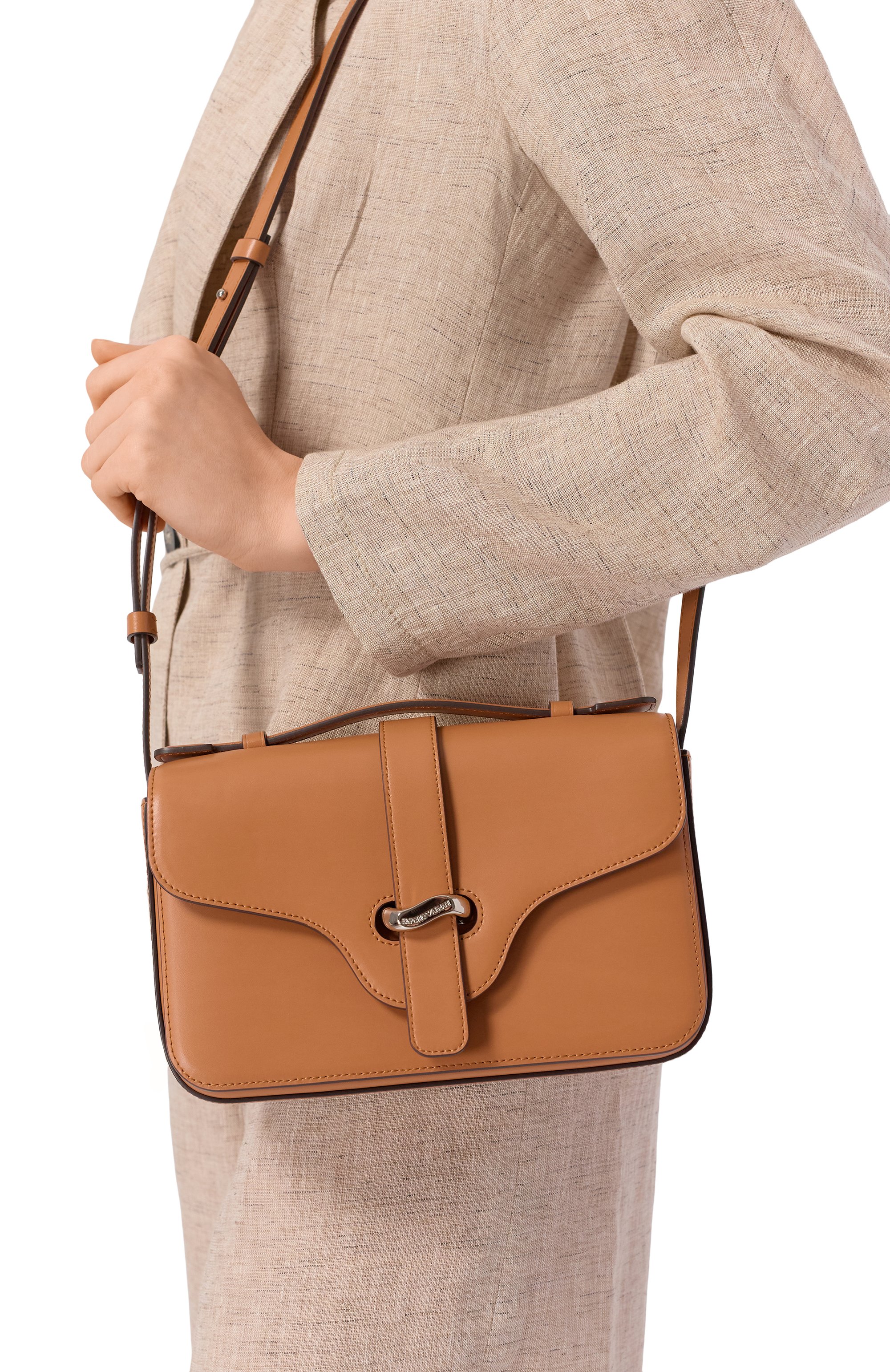 Сумка EMPORIO ARMANI светло-коричневого цвета по цене 68800 руб., арт. EW004419/AF25356, фото 2 Сумка EMPORIO ARMANI, арт. EW004419/AF25356, фото 2