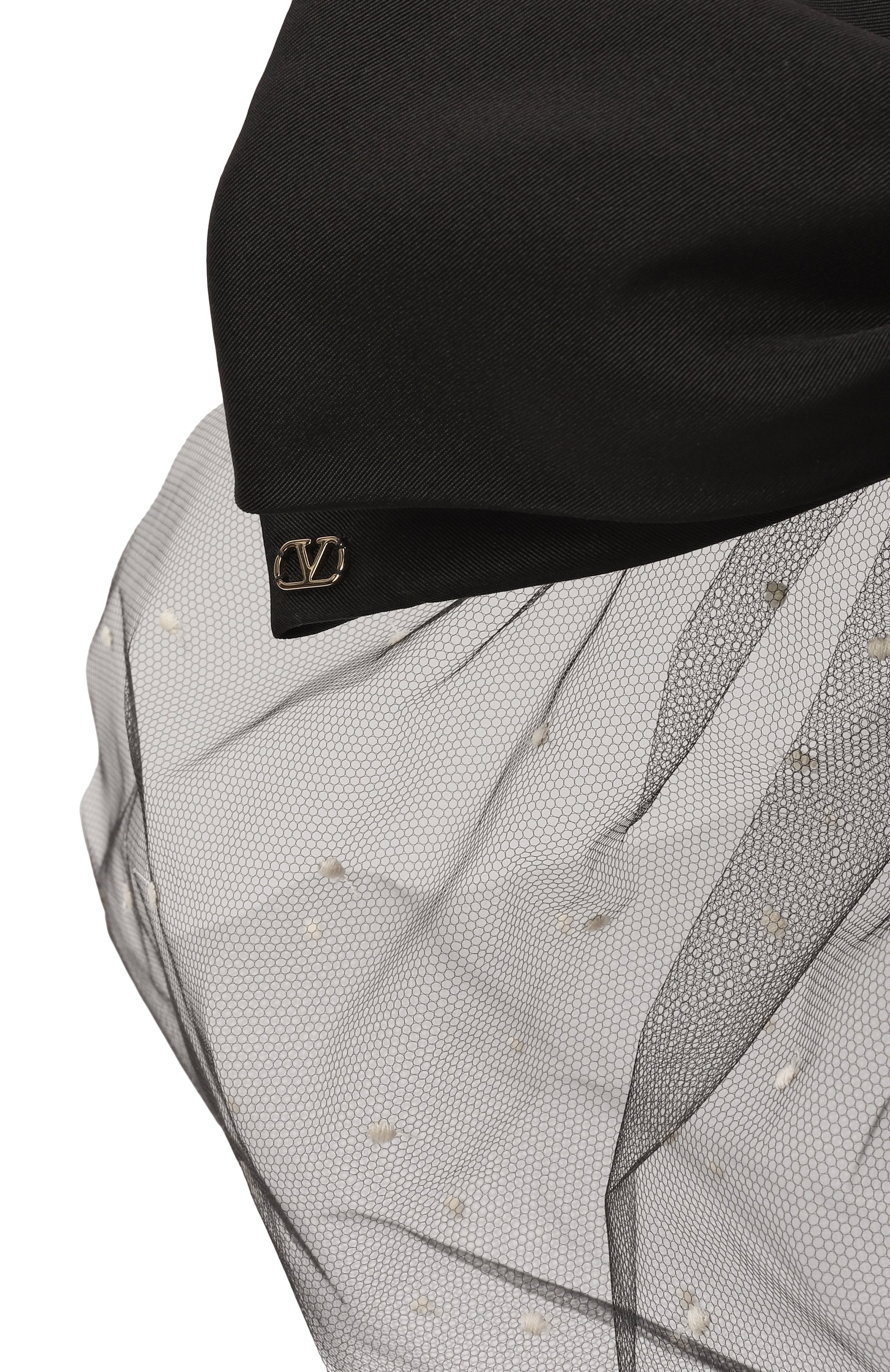 Ободок для волос VALENTINO черного цвета по цене 82300 руб., арт. 6W0HI01G/BFW, фото 4 Ободок для волос VALENTINO, арт. 6W0HI01G/BFW, фото 4