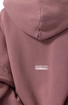 Женский хлопковое худи ACNE STUDIOS сиреневого цвета, арт. FN-UX-SWEA000019/CI0138 | Фото 5 (Драгоценные камни: Проставлено; Материал сплава: Проставлено; Рукава: Длинные; Длина (для топов): Стандартные; Стили: Кэжуэл; Женское Кросс-КТ: Худи-одежда; Материал внешний: Хлопок)