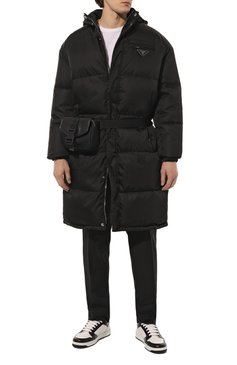 Мужская шерстяной пуховик PRADA черного цвета, арт. SGX871-1WQ8-F0002-212 | Фото 2 (Материал внешний: Шерсть; Рукава: Длинные; Длина (верхняя одежда): До колена; Мужское Кросс-КТ: шерсть и кашемир, пуховик-длинный; Стили: Кэжуэл; Материал сплава: Проставлено; Драгоценные камни: Проставлено)