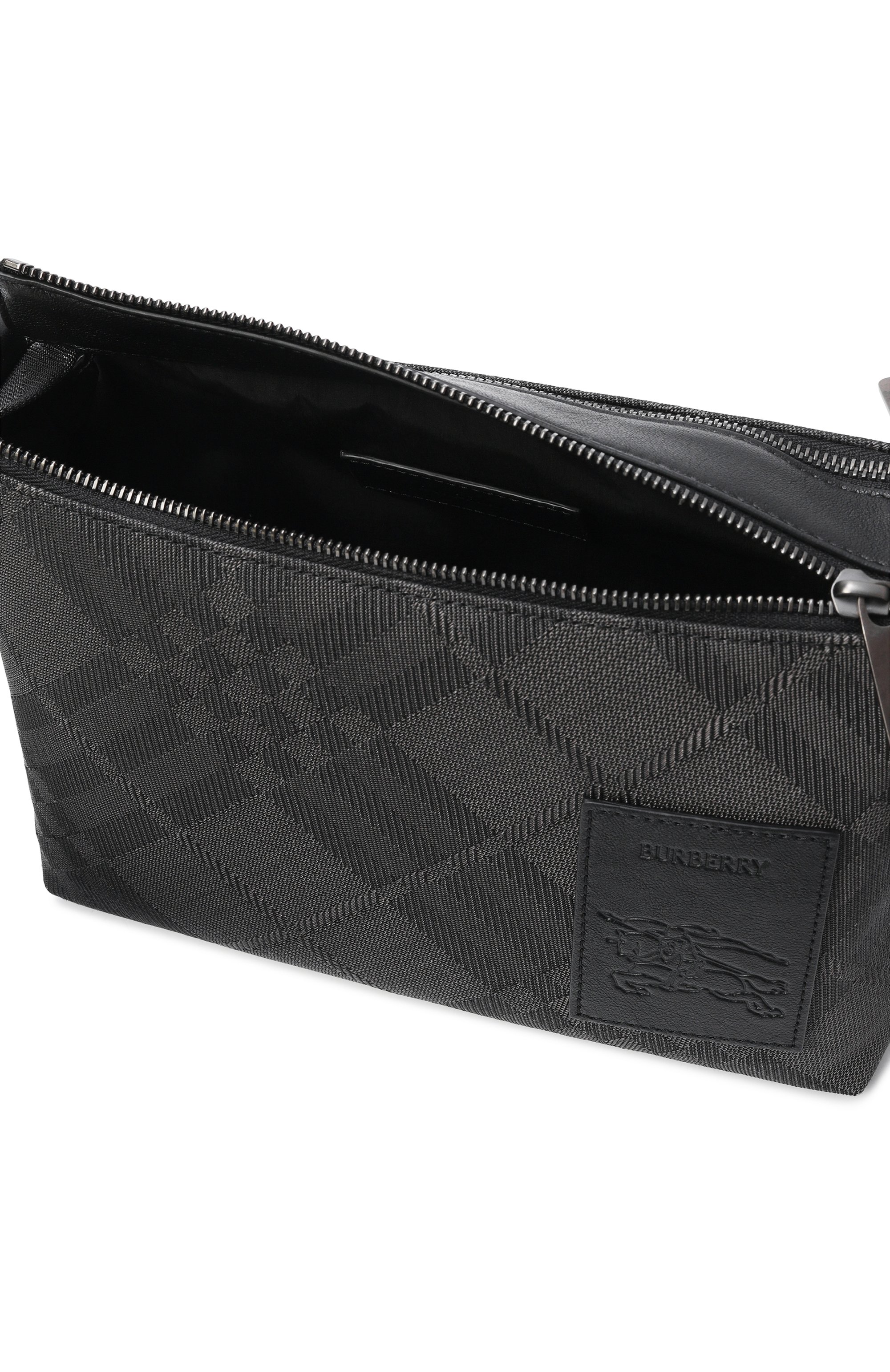 Сумка chester BURBERRY черного цвета по цене 146500 руб., арт. 8119588, фото 4 Сумка chester BURBERRY, арт. 8119588, фото 4