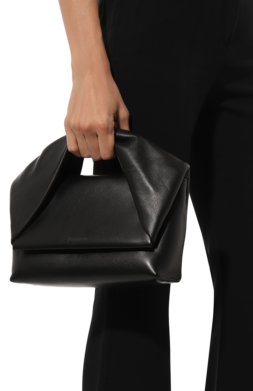 Сумка twister JW ANDERSON черного цвета по цене 99000 руб., арт. HB0538 LA0246, фото 2 Сумка twister JW ANDERSON, арт. HB0538 LA0246, фото 2