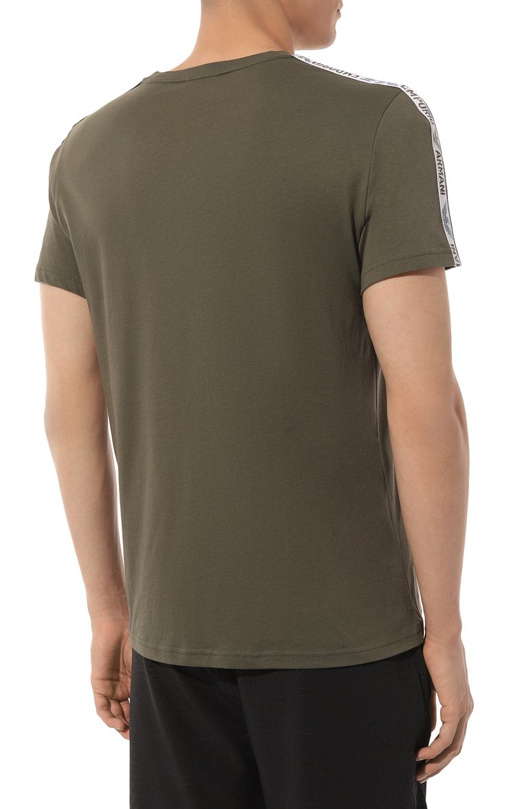 Мужская хлопковая футболка EMPORIO ARMANI хаки цвета, арт. 211845/4R475 | Фото 4 (Материал внешний: Хлопок; Длина (для топов): Стандартные; Рукава: Короткие; Принт: Без принта; Стили: Милитари; Мужское Кросс-КТ: Футболка-одежда; Кросс-КТ: Джерси; Автоматизация ТО: Проставлено; Автоматизация состава: Проставлено; Детали: Декор)