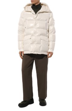 Мужская пуховик chiablese MONCLER белого цвета, арт. 1C000-06-5963V | Фото 2 (Драгоценные камни: Проставлено; Длина (верхняя одежда): До середины бедра; Рукава: Длинные; Материал подклада: Синтетический материал; Материал сплава: Проставлено; Материал внешний: Синтетический материал; Материал утеплителя: Пух и перо; Стили: Кэжуэл; Мужское Кросс-КТ: пуховик-короткий)