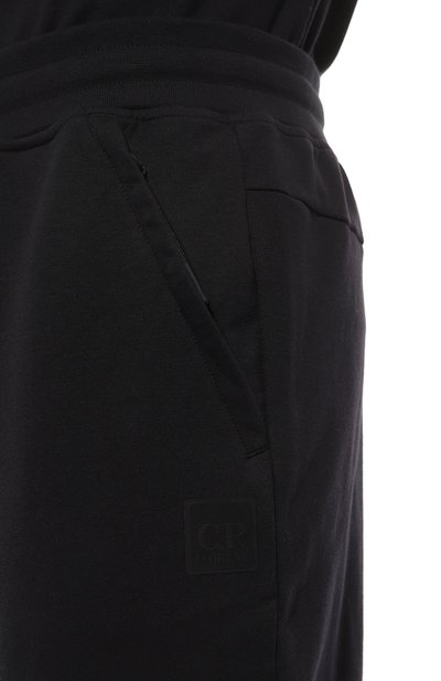 Хлопковые джоггеры C.P. COMPANY темно-синего цвета по цене 28750 руб., арт. 14CMSP062A-006452W, фото 5 Хлопковые джоггеры C.P. COMPANY, арт. 14CMSP062A-006452W, фото 5