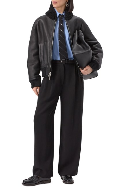 Женская двусторонний бомбер из овчины KITON черного цвета, арт. D58576K0545F02 | Фото 2 (Материал внешний: Натуральный мех; Длина (верхняя одежда): Короткие; Материал сплава: Проставлено; Рукава: Длинные; Драгоценные камни: Проставлено)