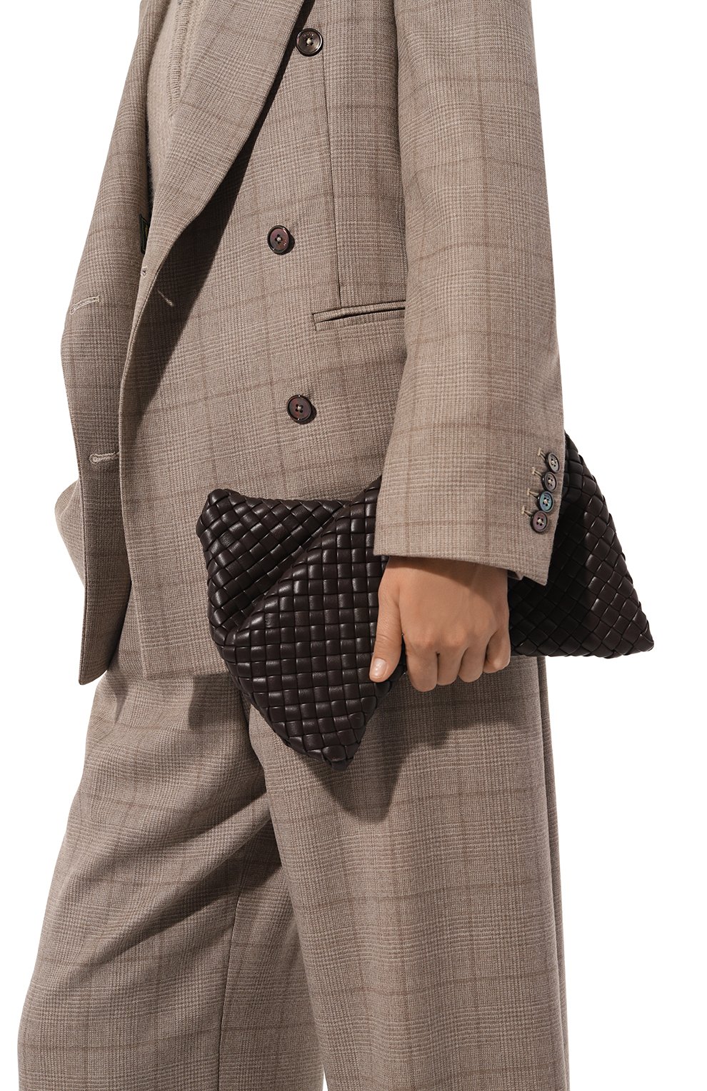 Клатч bv crisscross BOTTEGA VENETA темно-коричневого цвета по цене 217500 руб., арт. 640678/V01D1, фото 2 Клатч bv crisscross BOTTEGA VENETA, арт. 640678/V01D1, фото 2