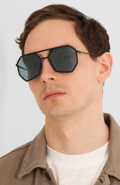 Солнцезащитные очки PRADA черного цвета по цене 23200 руб., арт. 62XS-1B004B, фото 3 Солнцезащитные очки PRADA, арт. 62XS-1B004B, фото 3