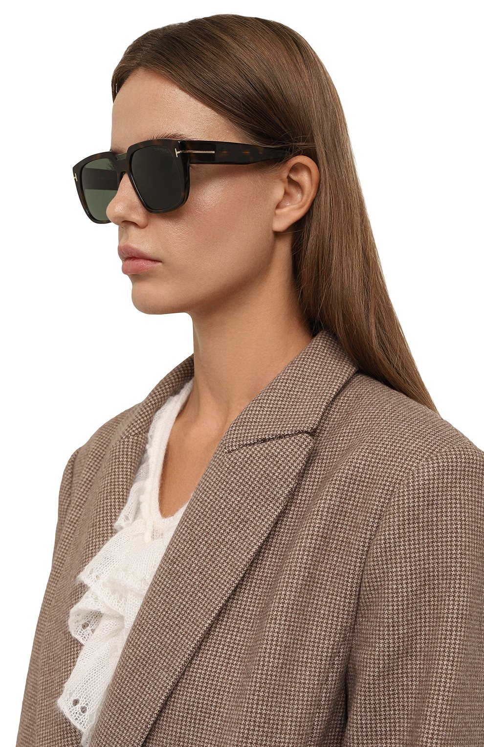 Солнцезащитные очки TOM FORD коричневого цвета по цене 49950 руб., арт. TF1025 56N, фото 2 Солнцезащитные очки TOM FORD, арт. TF1025 56N, фото 2