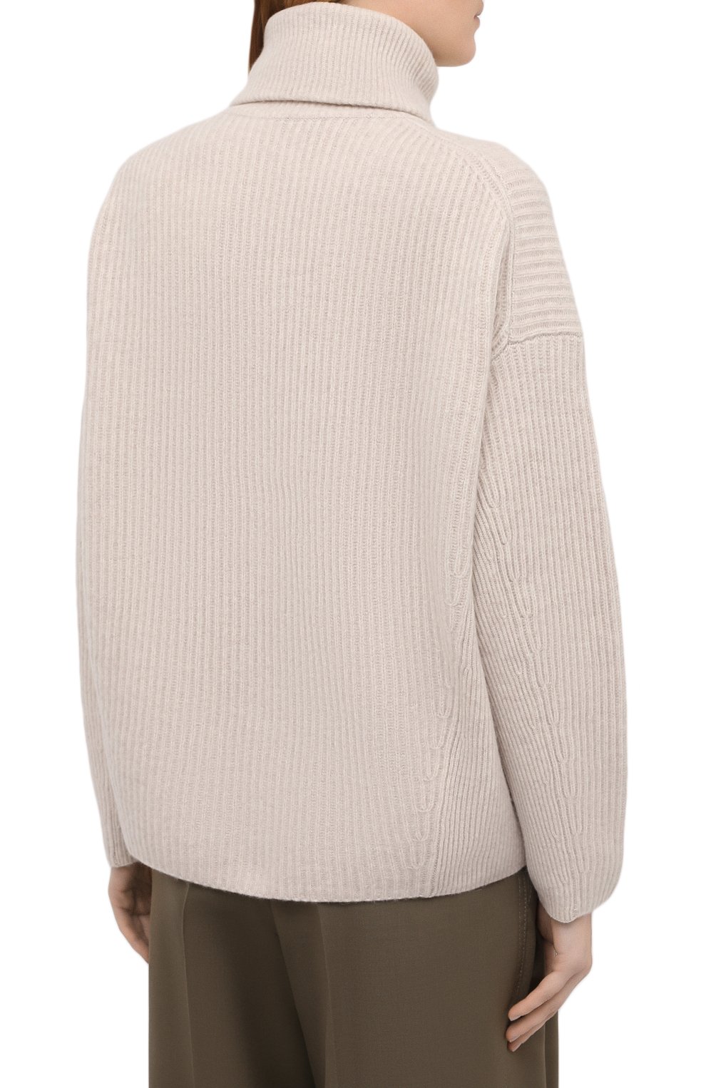 Свитер из шерсти и кашемира VINCE светло-серого цвета по цене 48850 руб., арт. V697178548, фото 4 Свитер из шерсти и кашемира VINCE, арт. V697178548, фото 4