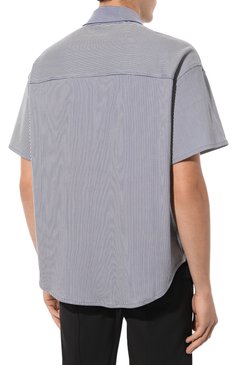 Мужская хлопковая рубашка GIORGIO ARMANI синего цвета, арт. 6RSC50/SJBPZ | Фото 4 (Рукава: Короткие; Материал внешний: Хлопок; Длина (для топов): Стандартные; Принт: Полоска; Случай: Повседневный; Воротник: Акула; Стили: Кэжуэл)