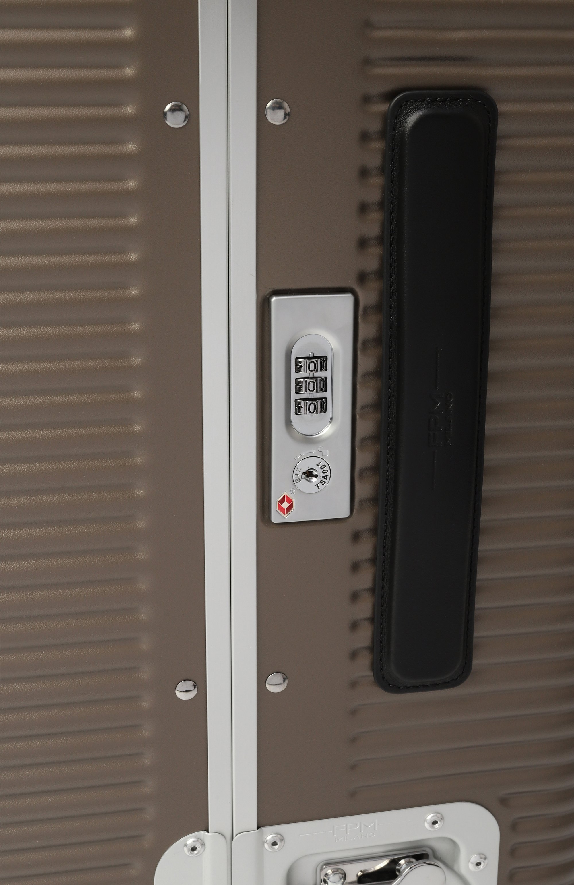 Чемодан bank light spinner FPM MILANO, арт. A1907601722, фото 2