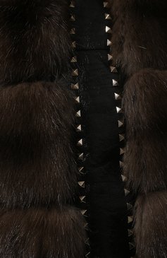 Женский жилет из меха соболя VALENTINO коричневого цвета, арт. QF3FC23518F | Фото 5 (Материал подклада: Хлопок; Длина (верхняя одежда): До колена; Материал внешний: Натуральный мех; Женское Кросс-КТ: Мех; Стили: Гламурный; Материал сплава: Проставлено; Драгоценные камни: Проставлено; Кросс-КТ: Куртка)
