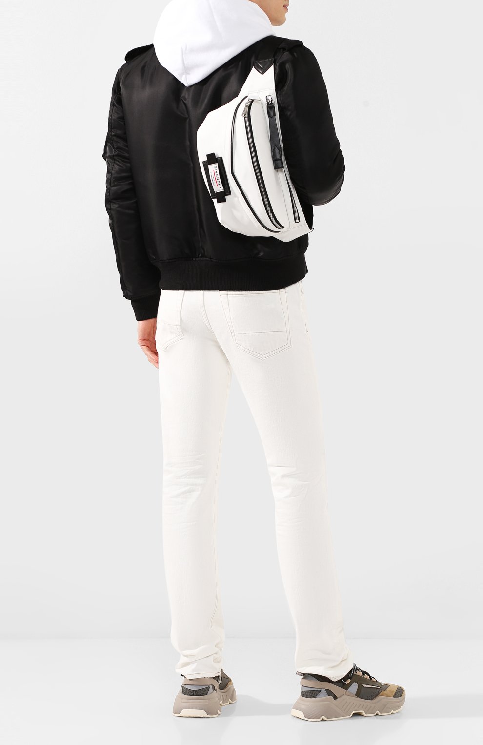 Текстильная поясная сумка downtown GIVENCHY белого цвета по цене 86800 руб., арт. BKU007K0S9, фото 2 Текстильная поясная сумка downtown GIVENCHY, арт. BKU007K0S9, фото 2